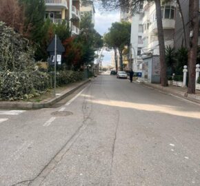 Bútorozott lakás eladó a tenger mellett Bútorozott lakás eladó a tenger mellett